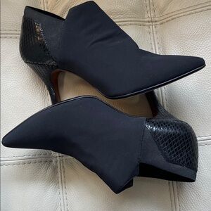 Donald J. Pliner Black Pointed Slip-On Ankle Booties with Textured Heel Size 9.5